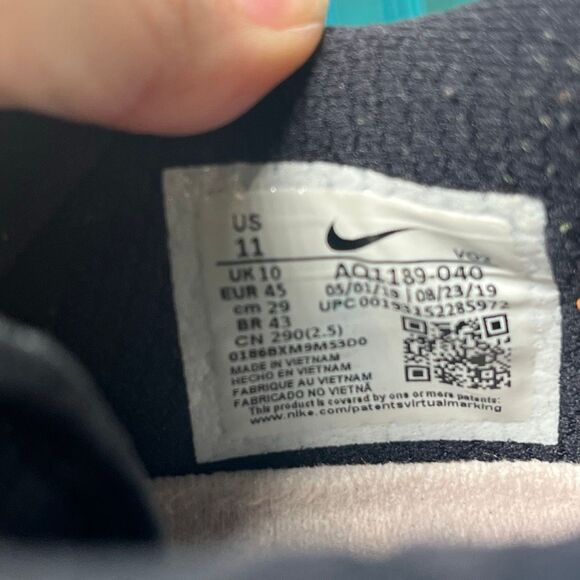 Athletic_Shoes